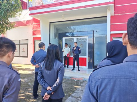 Kedisiplinan Pondasi Kinerja, Bawaslu Kabupaten Mamuju Perkuat Komitmen Pegawai Melalui Apel Pagi Rutin