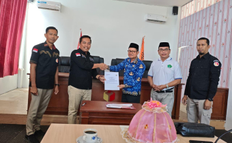 Bawaslu Mamuju dan Kemenag Perkuat Integritas Demokrasi Melalui MoU Pembinaan Mental Spiritual