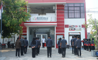 Bawaslu Mamuju Awali Pekan dengan Apel Pagi, Perkuat Disiplin dan Tanggung Jawab
