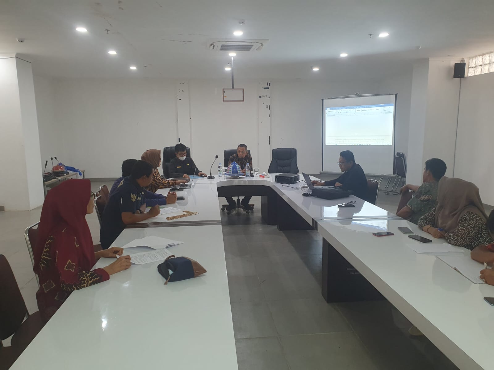 Rapat Bahas NPHD Perubahan Bersama Pemkab Mamuju