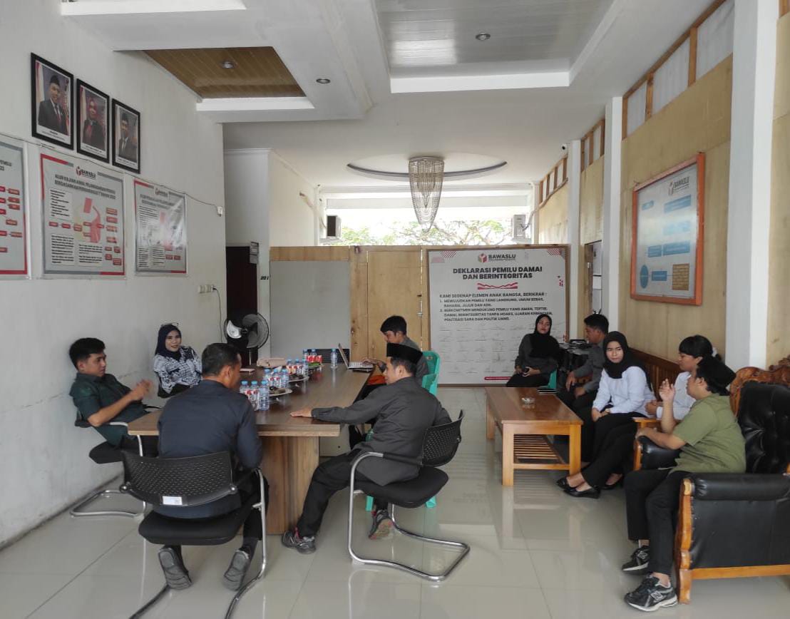 Terima Kunjungan Monitoring, Bawaslu Mamuju Perkuat Sinergi dan Kinerja Kehumasan