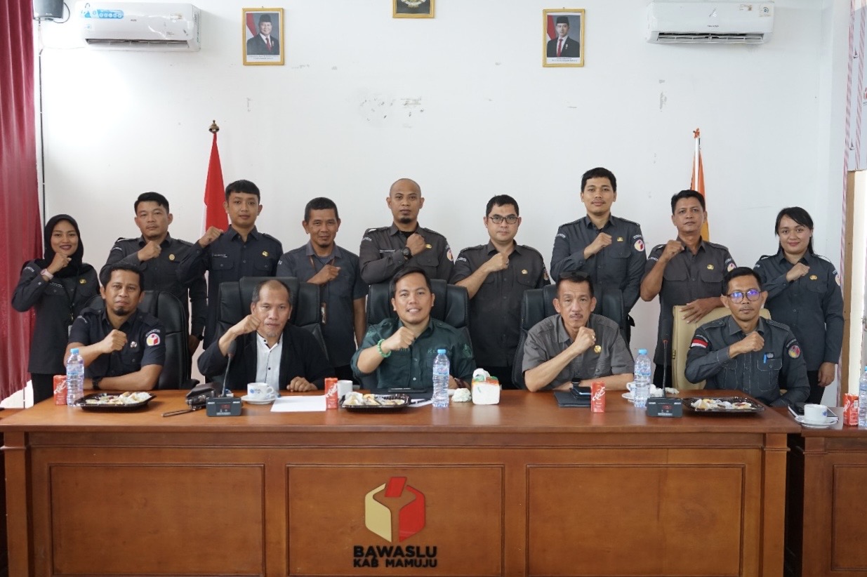 Pertahankan Predikat Informatif, Bawaslu Mamuju Terus Perkuat Layanan Informasi Publik