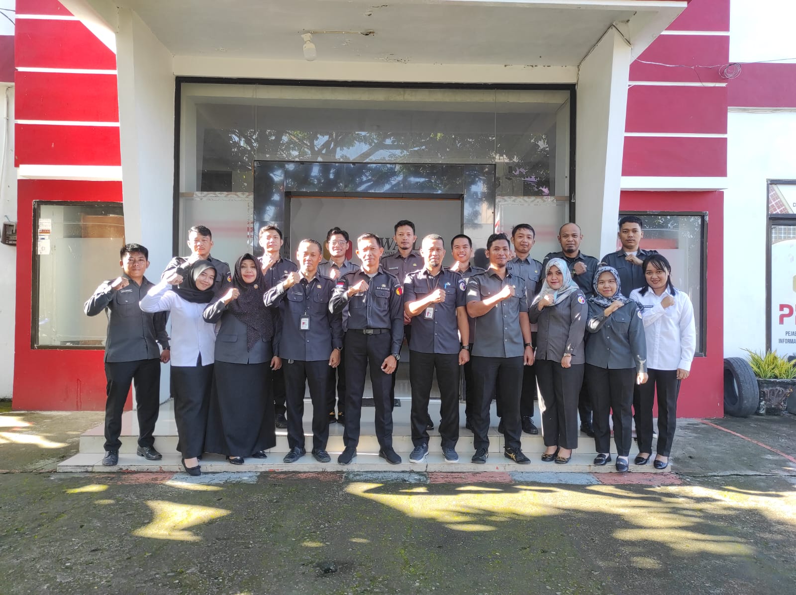 Bersama Secangkir Kopi hangat, Bawaslu Mamuju Matangkan Persiapan Agenda Penting