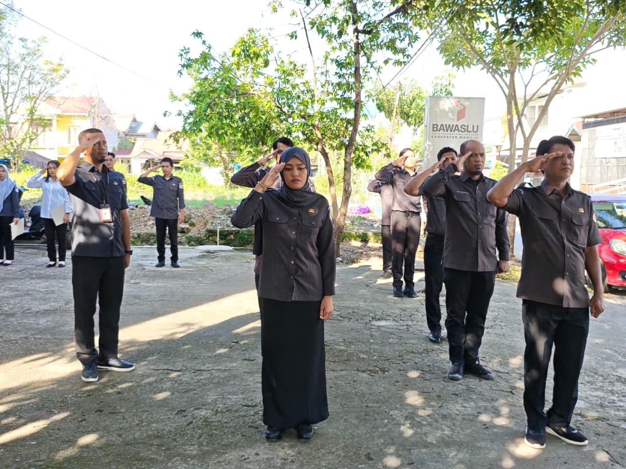 Disiplin adalah Kunci: Bawaslu Mamuju Tegaskan Komitmen Lewat Apel Pagi