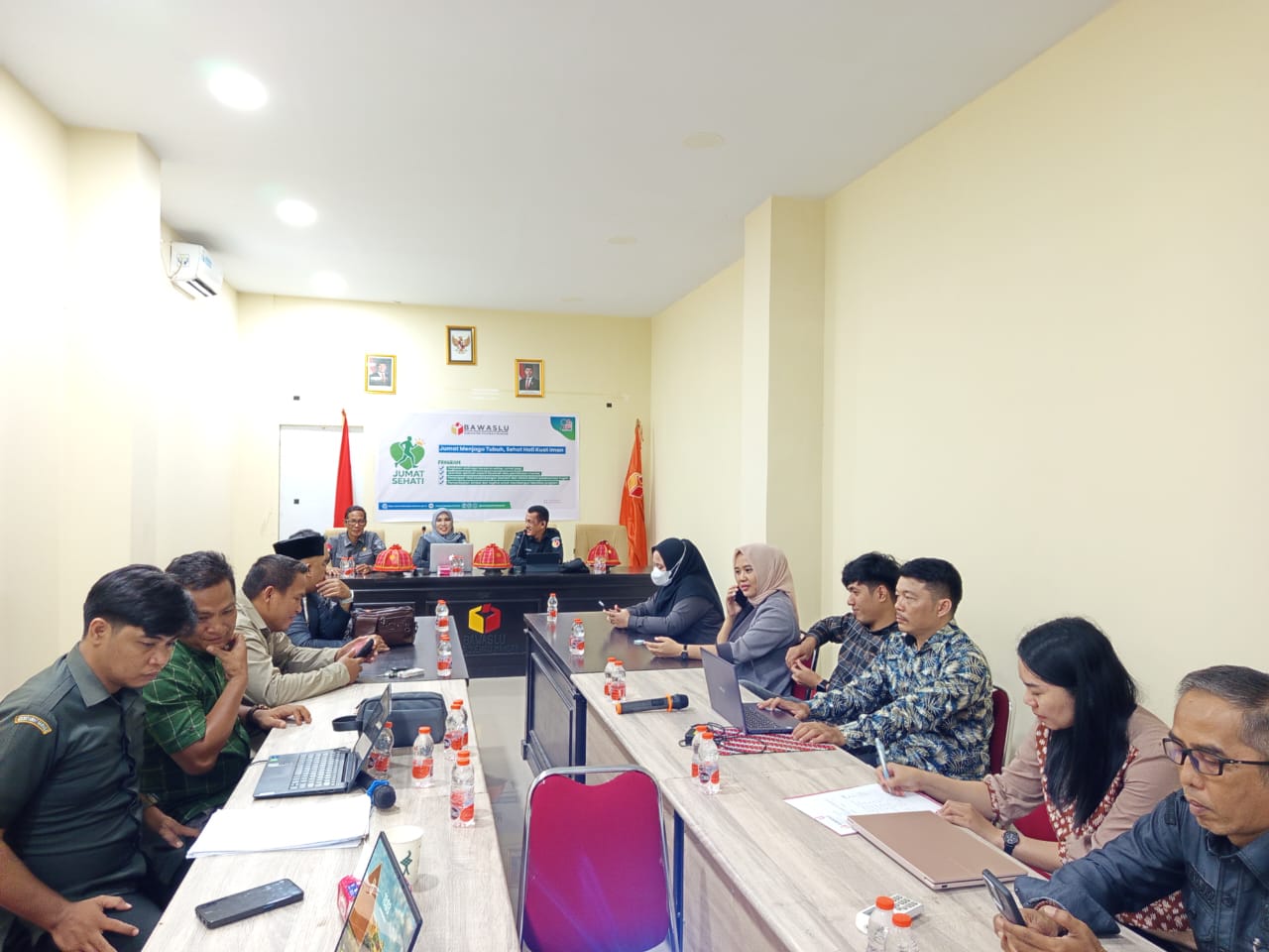 Sinergi Awasi Pemutakhiran Data Pemilih, Bawaslu Mamuju Libatkan Unsulbar dan Aktivis