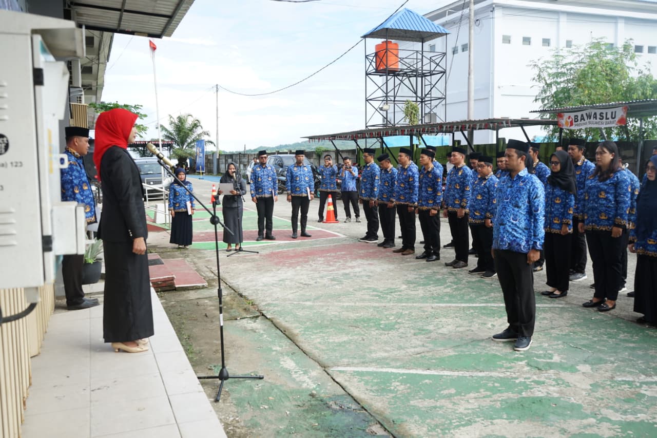 Bawaslu Mamuju Gaungkan Semangat “Pemuda Pemudi Bergerak, Indonesia Bersatu” di Halaman Bawaslu Sulbar