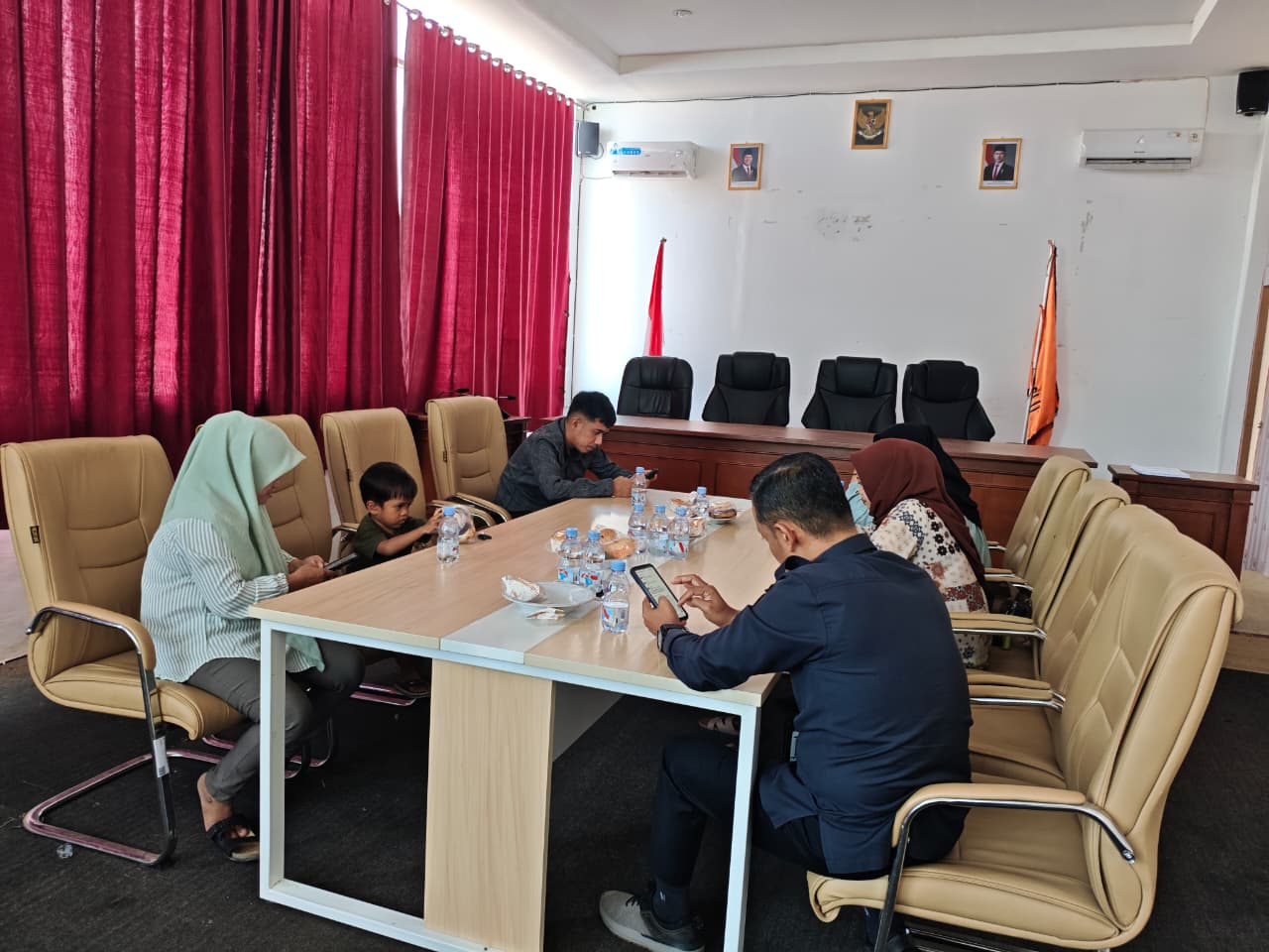 Sinergi Menuju Demokrasi Bermartabat: Bawaslu Mamuju Sambut Hangat Silaturahmi dan Dukungan Fatayat NU