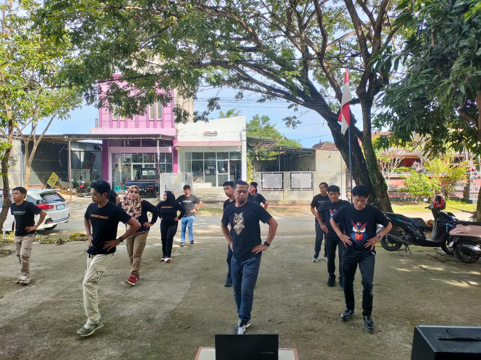 Jaga Kebugaran, Rawat Kebersihan: Bawaslu Mamuju Kompak Jalankan Jumpa Berlian