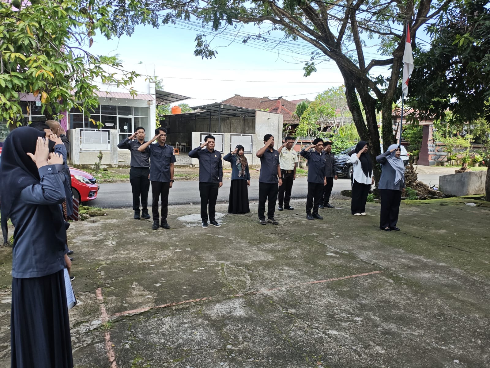 Apel Pagi Awal Pekan, Bawaslu Kabupaten Mamuju Tekankan Disiplin dan Sinergi Kerja