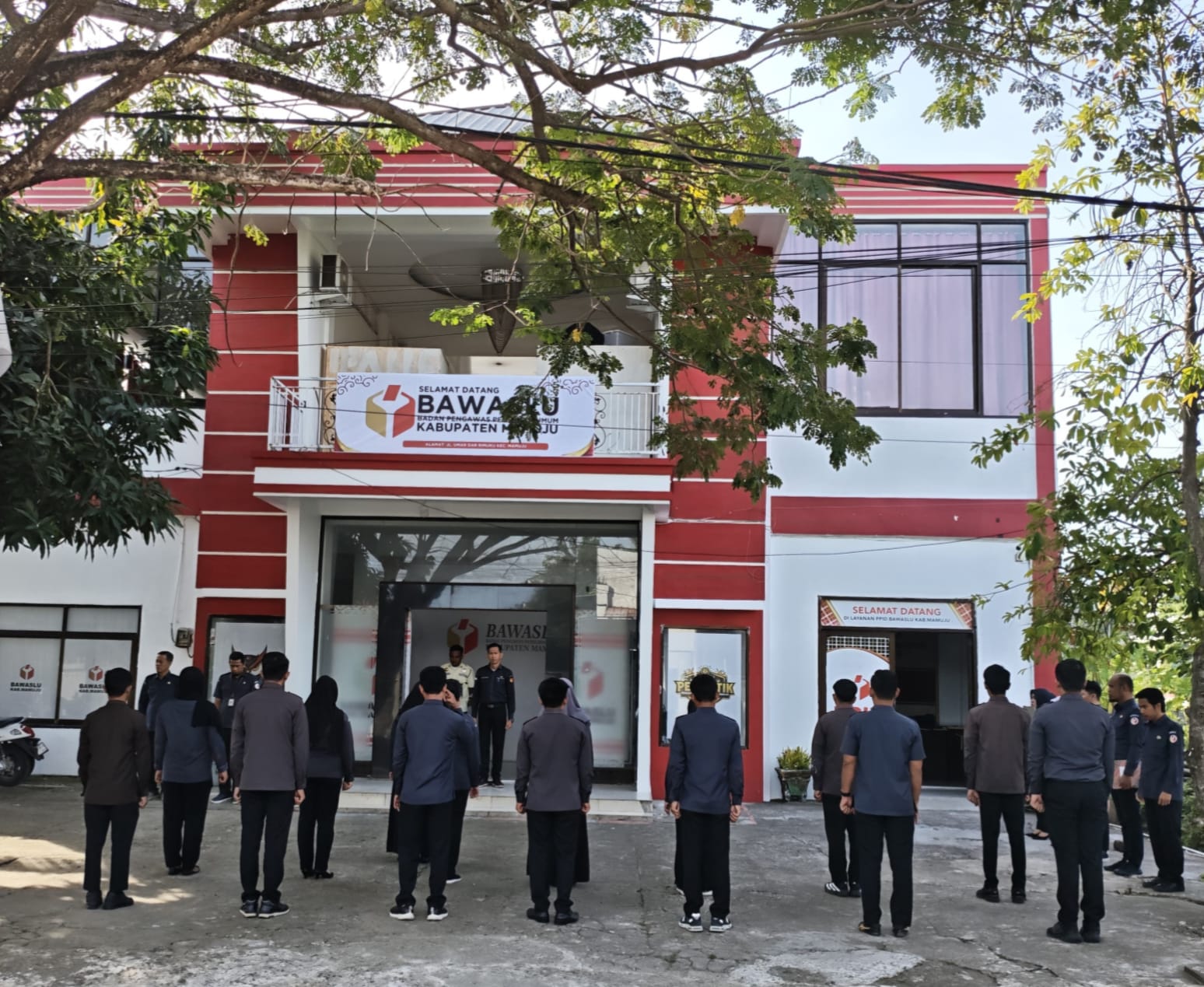 Apel Pagi Rutin, Bawaslu Kabupaten Mamuju Perkuat Disiplin dan Semangat Kebersamaan