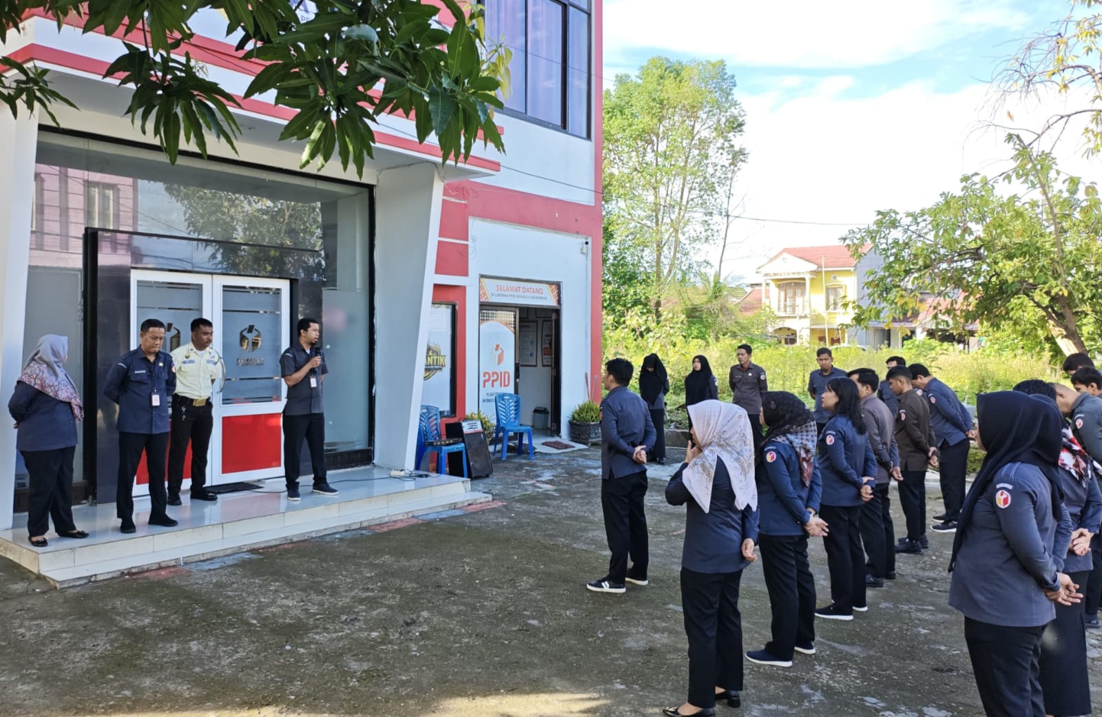 Apel Pagi sebagai Pengingat Tanggung Jawab: Bawaslu Kabupaten Mamuju Tekankan Disiplin dan Akuntabilitas Kinerja di Era Work From Anywhere (WFA)