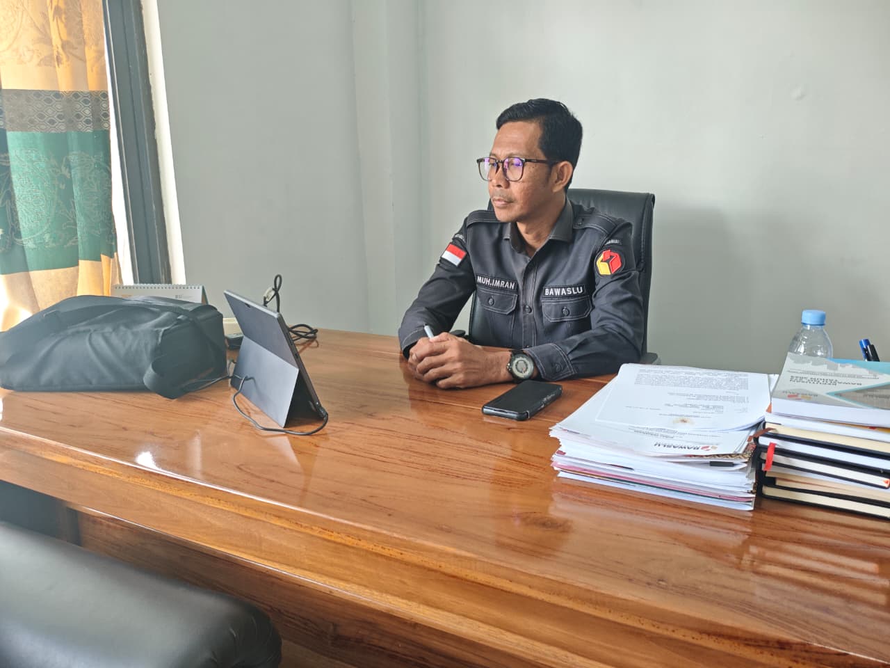 Menguatkan Soliditas Kelembagaan, Sekretariat Bawaslu Mamuju Ikuti Rapat Zoom Meeting Bawaslu RI