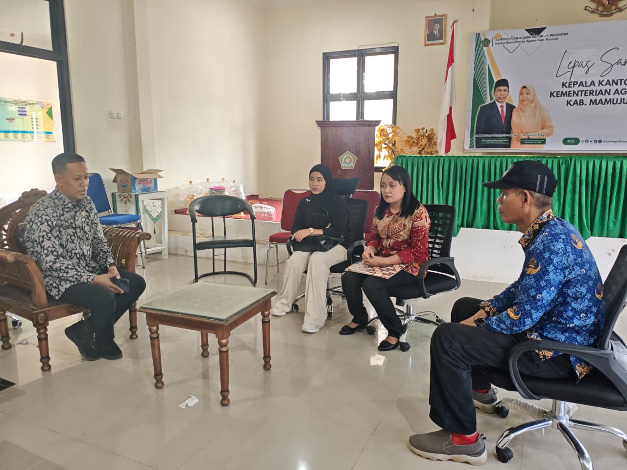 Perkuat Sinergi Demokrasi, Bawaslu Mamuju Jalin Silaturahmi dengan Kementerian Agama Kabupaten Mamuju