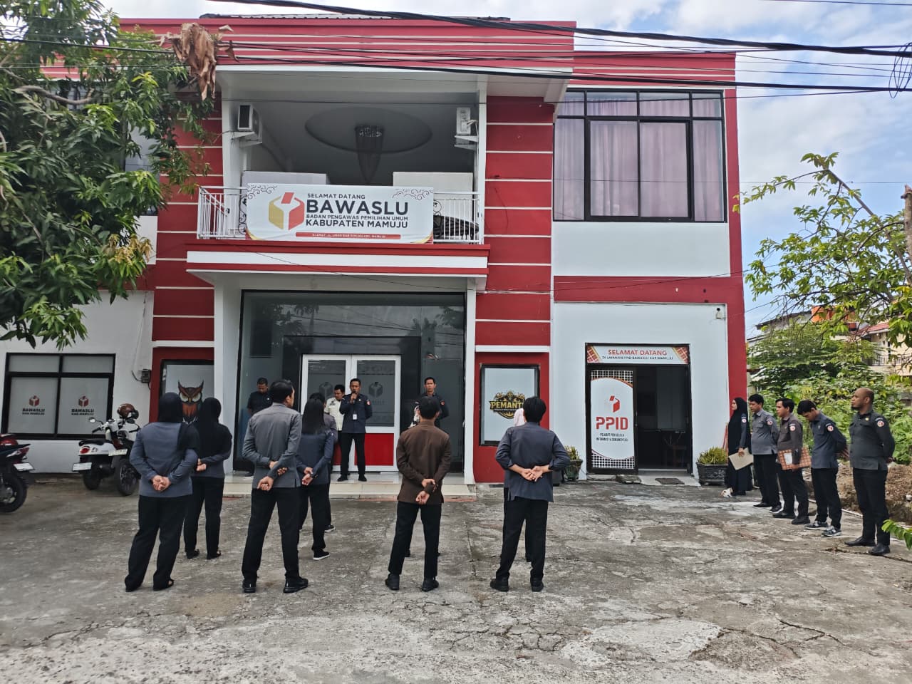 Apel Pagi Rutin Bawaslu Mamuju, Disiplin Tetap Terjaga di Masa Non Tahapan