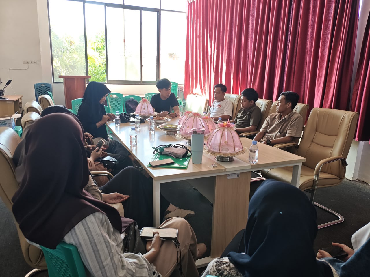 Dialog Demokrasi Jadi Ruang Kolaborasi, Bawaslu Mamuju dan FP2P Perkuat Partisipasi Masyarakat Mengawal Demokrasi