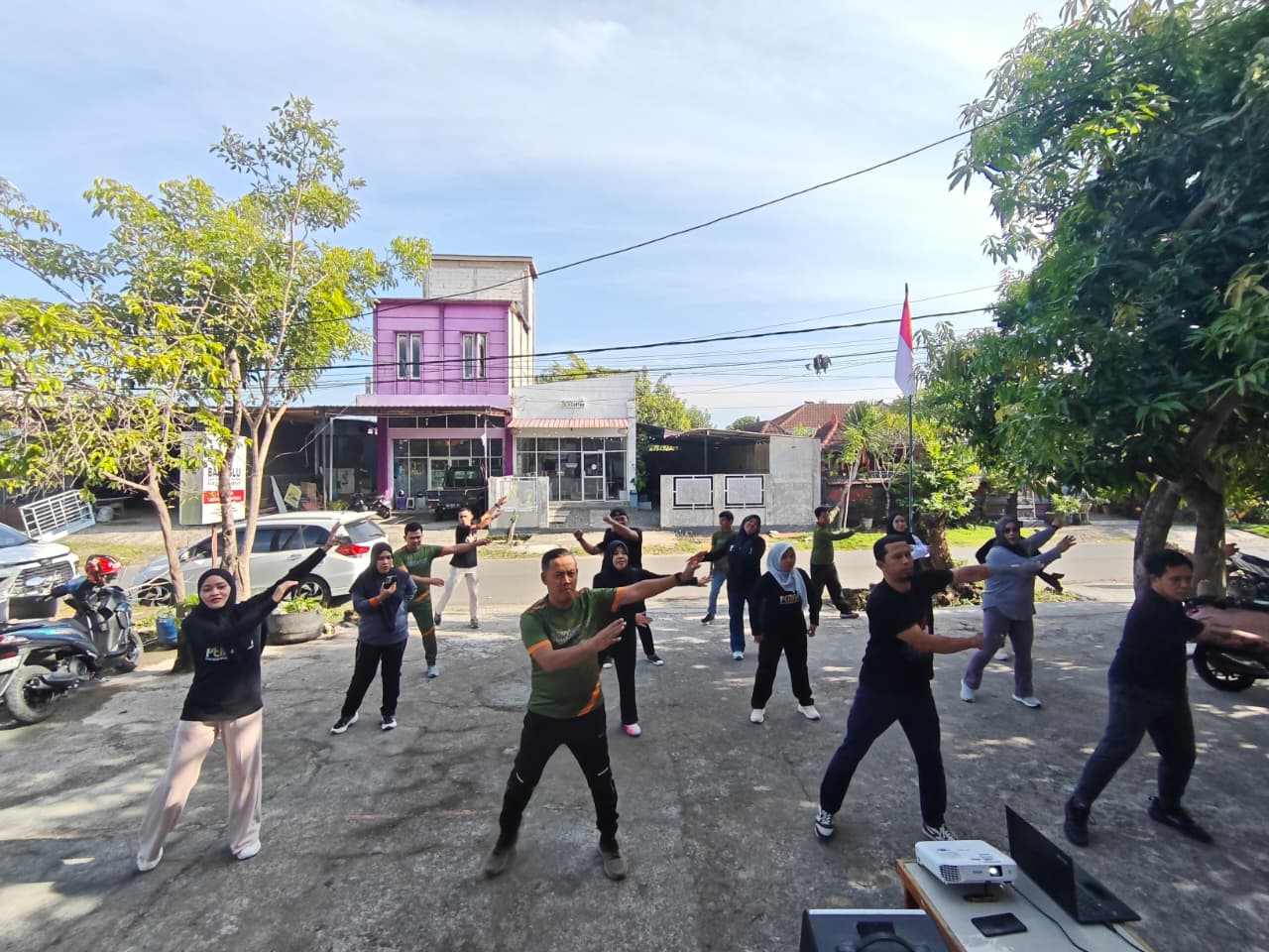 Jumat Sehati Bawaslu Mamuju, Perkuat Semangat Kebersamaan dan Budaya Kerja Sehat 
