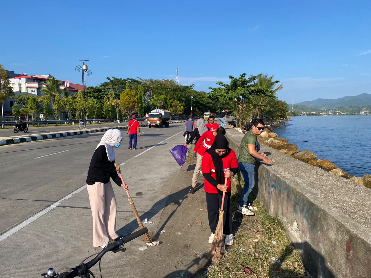 Bawaslu  Mamuju Wujudkan Kepedulian Lingkungan Melalui Jumpa Berlian