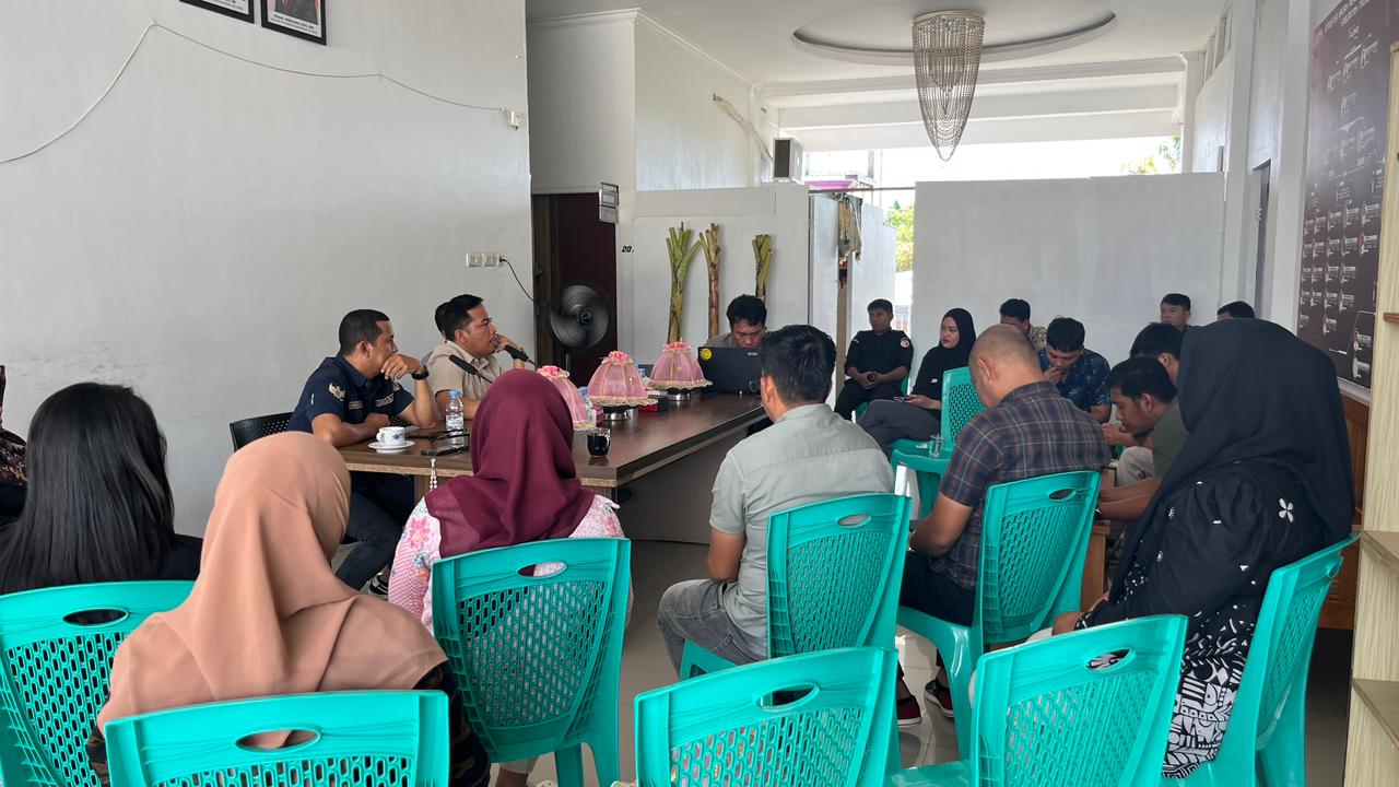 Perkuat Kinerja di Masa Non-Tahapan, Bawaslu Mamuju Melakukan Rapat Evaluasi Pelaporan dan Program Kerja