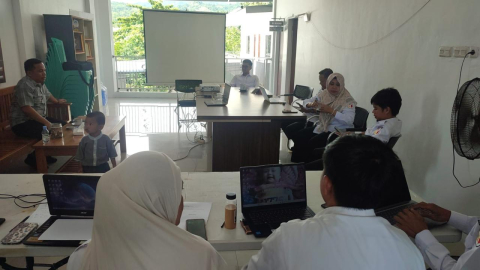 Bawaslu Mamuju Perkuat Kapasitas Penanganan Pelanggaran, Hadirkan Penyidik Polresta Mamuju Berbagi Teknik Klarifikasi