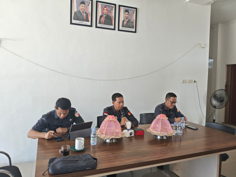 Rapat Rutin Bawaslu Kabupaten Mamuju, Bahas Implementasi Kebijakan Terbaru Bawaslu RI
