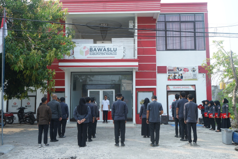 Bawaslu Mamuju Awali Pekan dengan Apel Pagi, Perkuat Disiplin dan Tanggung Jawab