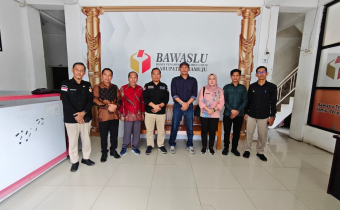 Komisi Informasi Sulbar Sambangi Bawaslu Mamuju, Ungkap Rencana Award Perdana