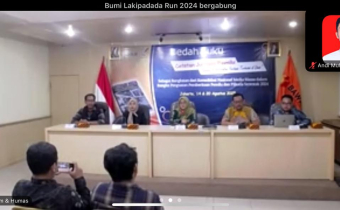 Menjaga Demokrasi Lewat Kata dan Aksi, Bawaslu Mamuju Ikuti Bedah Buku “Catatan Jurnalis Pemilu"