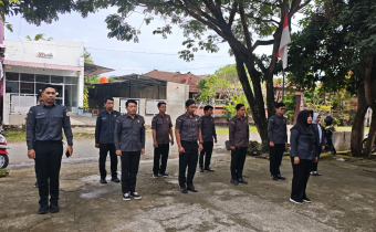 Disiplin Adalah Cerminan Integritas, Pesan Kepala Sekretariat Bawaslu Mamuju dalam Apel Senin