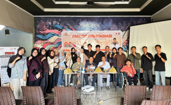 Zulkifli, Koordinator Divisi Hukum, Pencegahan, Partisipasi Masyarakat dan Hubungan Masyarakat Menghadiri Kegiatan Dialog Demokrasi Komunitas Forum Penggerak Pengawas Partisipasi Mamuju (FP2P) 