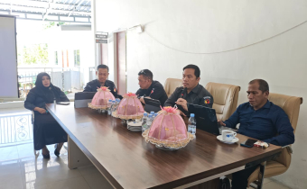 Perkuat Komitmen Keterbukaan Informasi, Bawaslu Mamuju menggelar Rapat Evaluasi Hasil Assessment Pengelolaan dan Pelayanan Informasi Publik