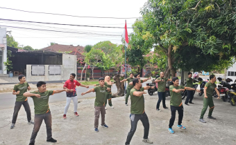 Jumat Sehati, Bawaslu Mamuju Jaga Kebugaran dan Kekompakan Lewat Senam Bersama