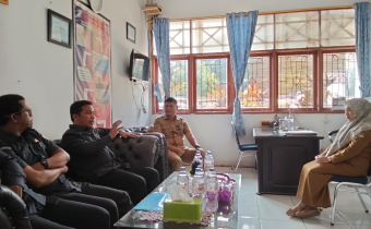 Bawaslu Mamuju dan Disdukcapil Bahas Penguatan Sinergi Melalui Rencana MoU